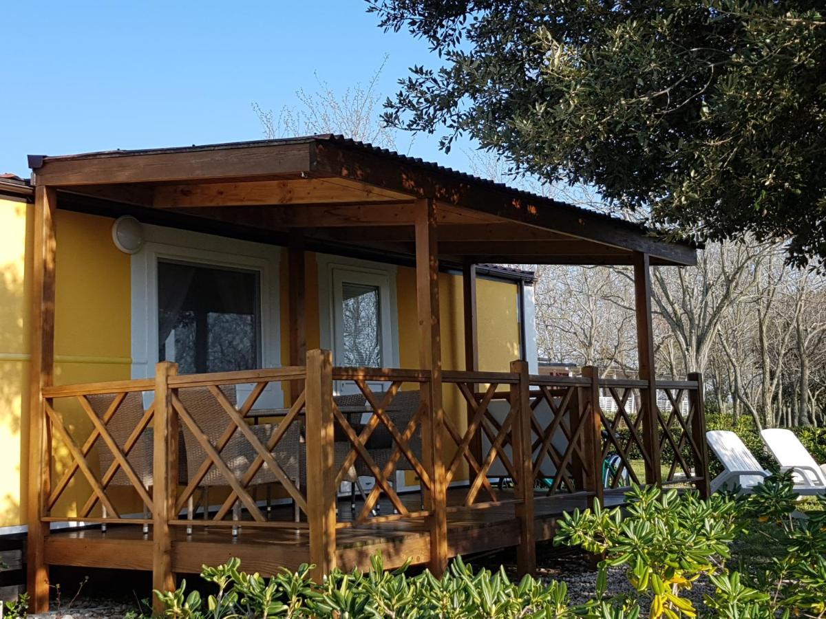 Naturist Mobile Homes Eden In Fkk Ulika Poreč Buitenkant foto