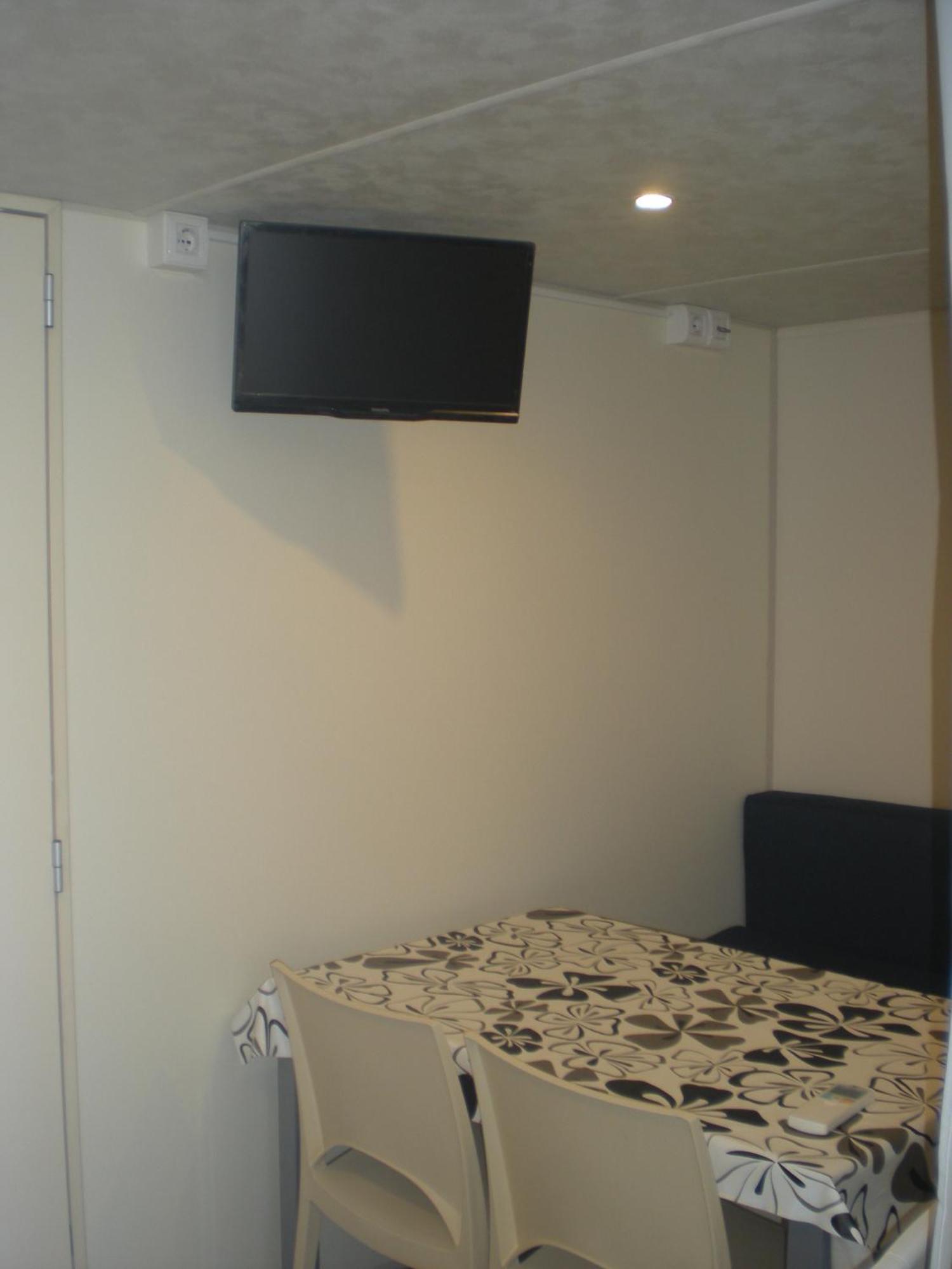Naturist Mobile Homes Eden In Fkk Ulika Poreč Kamer foto